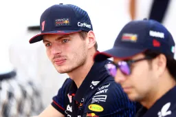 Verstappen glijdt en glijdt, maar kan lachen in Qatar