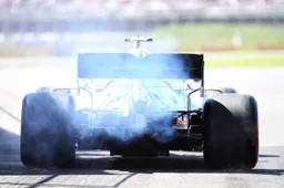 Giovinazzi parkeert zijn Alfa Romeo achterwaarts in de muur in Canada!