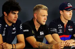 Deze coureurs en technici schuiven aan tijdens de persconferentie in Sochi!