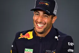 Ricciardo imiteert Amerikanen op magistrale wijze