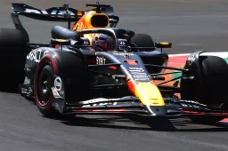 Verstappen, enfadado con Hamilton: 'A mí también me penalizaron por esto'