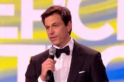 Toto Wolff neemt Laureus award in ontvangst