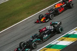 Red Bull en Mercedes zitten elkaar dwars: "Teams laten geen mogelijkheid onbenut"