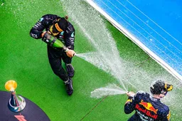Hoogtepunten GP van Hongarije: Doorbreekt Verstappen de zegereeks van Hamilton?