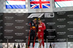 Alles of niets voor Leclerc: ''Door Verstappen moesten we wel risico nemen''