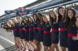 De Formule E zet alsnog grid girls in!