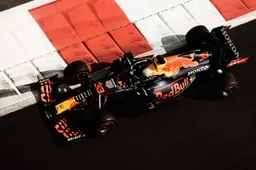 Verstappen kan niet tippen aan tijden van Mercedes tijdens VT2 in Abu Dhabi