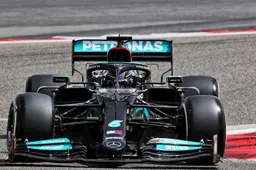 F1 Social Stint | Mercedes out for film day in Bahrain