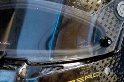 Nieuwe helm, die vanaf 2019 in F1 wordt verplicht, gepresenteerd in Italië!