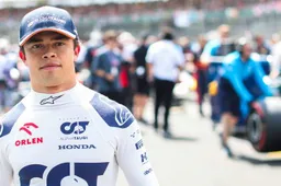 "De Vries appiedato da Marko durante il test Pirelli di Ricciardo".