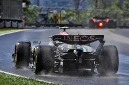 Sainz macht Platz für Hamilton: "Er tut mir ein bisschen leid".