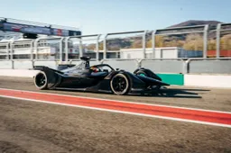 Vandoorne test de nieuwe wagen van Mercedes voor 2020