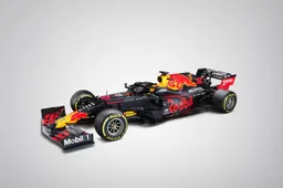 De RB15 met de gloednieuwe RB16 van Verstappen vergeleken