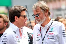 Il comproprietario della Mercedes investe in una squadra di calcio inglese