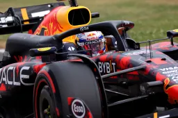 Verstappen sorpreso dalla Mercedes: "Hanno fatto il passo e sono costanti".