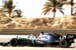 Lewis Hamilton klaagt over onzinnige eerste vrije training Bahrein