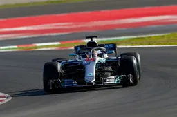 Heeft Mercedes haar nieuwe sponsor te danken aan Lewis Hamilton?