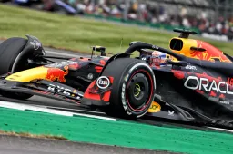 Volledige uitslag VT2: McLaren's slaan toe in regenachtige training