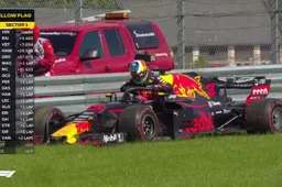 Ricciardo valt uit in GP Oostenrijk