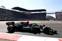 Mercedes ontkent geruchten over verwisselen verbrandingsmotor Hamilton