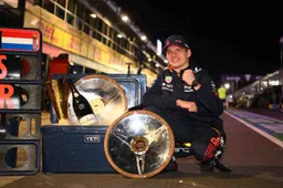Nederlandse pers looft Verstappen: 'Gebruikt op juiste momenten de handrem'