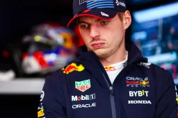 Verstappen doit se présenter aux commissaires pour un incident dans la pitlane.