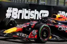 Verstappen met schade naar P4, Russell op pole position