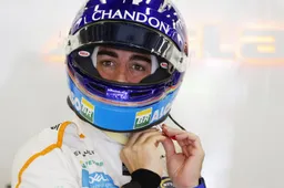 De rest van de grid reageert op vertrek Alonso uit Formule 1