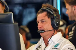 Wolff bezieht Sohn in Frage über Verstappen ein: 'Er hat so viel durchgemacht'
