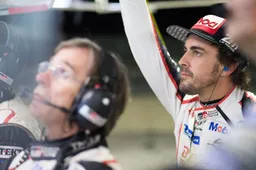 Alonso gaat aan de slag met een Dakar auto