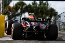 Wat doen Verstappen en Perez allemaal in een raceweek? Red Bull toont het!