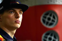 Verstappen ontevreden na eerste dag in Singapore: "We zijn niet snel genoeg"