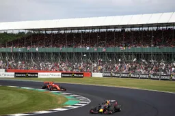 Verstappen verbaasd: "Bijzonder dat Ferrari niet verder voor staat in WK"