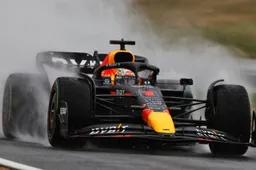 Verstappen spins unexpectedly during Q3 at Silverstone