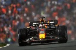 Uitslag VT3 | Verstappen snelste in nat Zandvoort