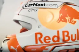 Verstappen toont nieuwe helm: 'Waarom iets veranderen als het goed voelt?'