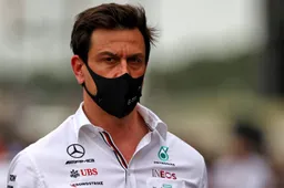 Wolff over de titelstrijd: 'Voorsprong van Verstappen en Hamilton nu al te groot'