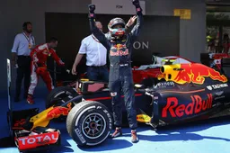 Uitslag: Mercedes eruit, Max pakt de overwinning!