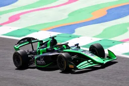 Verschoor gana una carrera al sprint de Fórmula 2 llena de incidentes en Arabia Saudí