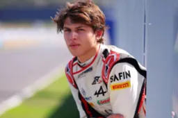 Hoopgevend debuut in Formule 3 voor Laurens van Hoepen