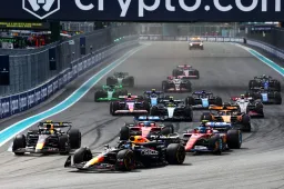 Beckham behind the wheel of a Formula car: He joins this team!