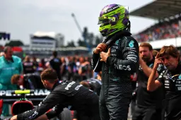Hamilton refuse de comparer : "Je n'ai pas vu Verstappen contre Norris"