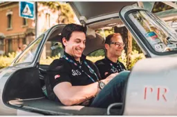 KIJKEN Het immense vermogen van Toto Wolff...