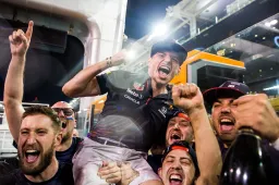 Verstappen zou Hamilton niet nadoen: 'Voor mij niet per se, nee'