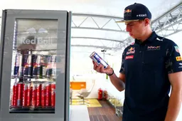 Ook dit jaar komt met Red Bull met speciaal "Max Verstappen" blikje