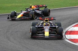 Montoya constateert: 'Verschil in balans tussen auto Verstappen en Perez'