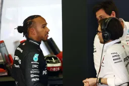 'Director de Ferrari, Elkann, impulsó la llegada de Hamilton'