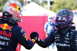 Verstappen en Hamilton grappen over verbale strijd tussen Horner en Wolff