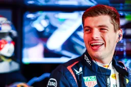 Verstappen wijst naar succesteams: 'Daarom goed om Perez te behouden'