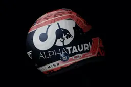 Gasly toont vol trots zijn nieuwe racehelm
